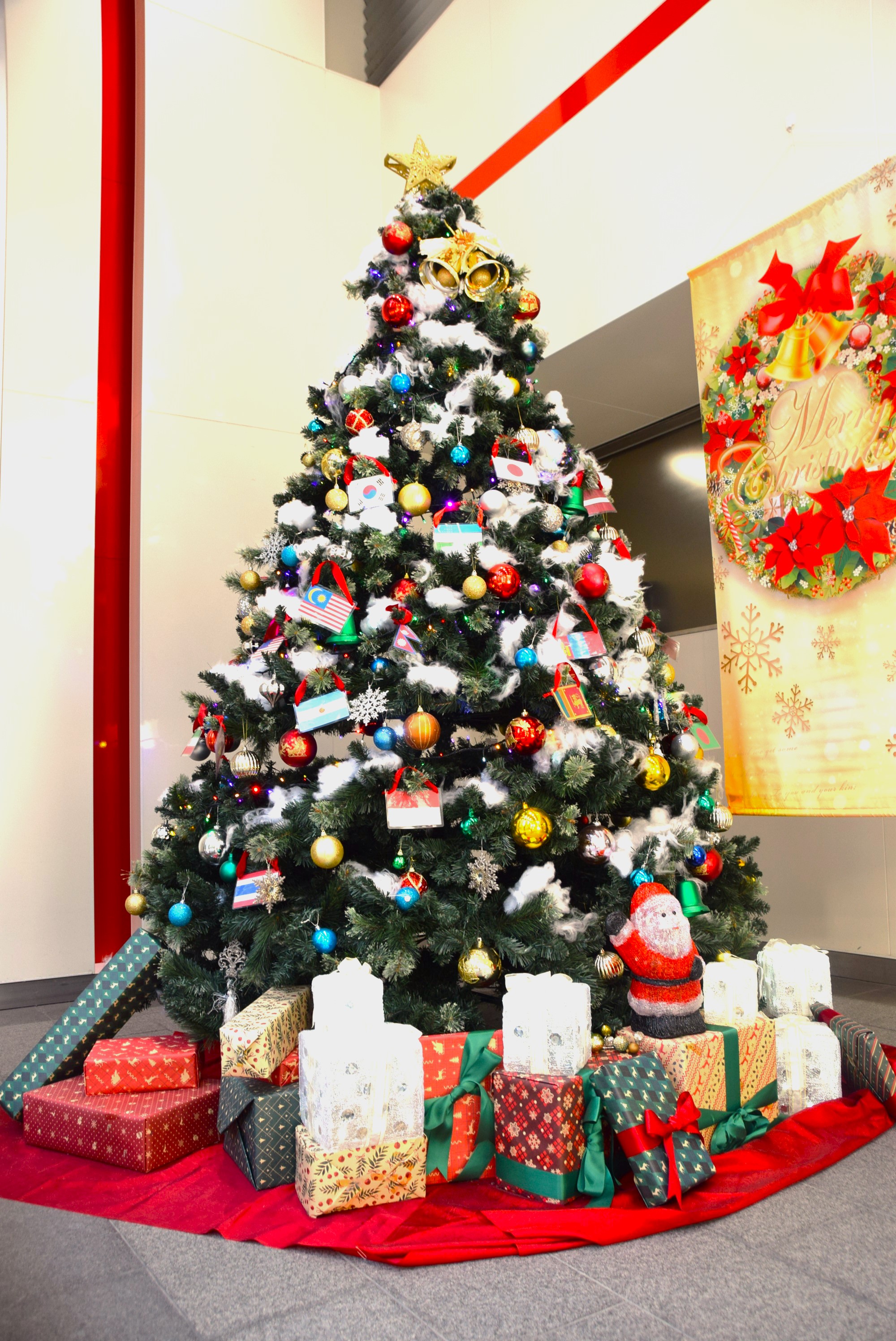 学校行事】「グローバルクリスマスパーティー」を開催しました